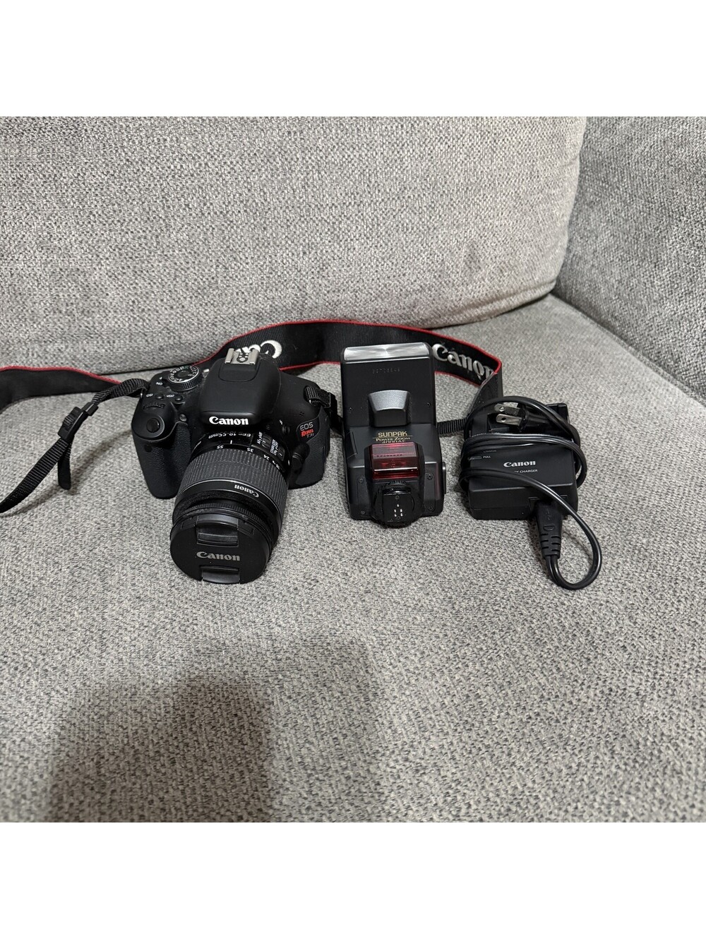 Canon EOS Rebel T3i DSLR Camera 18MP 18-55mm IS Lens Sunpak Flash Charger Kit